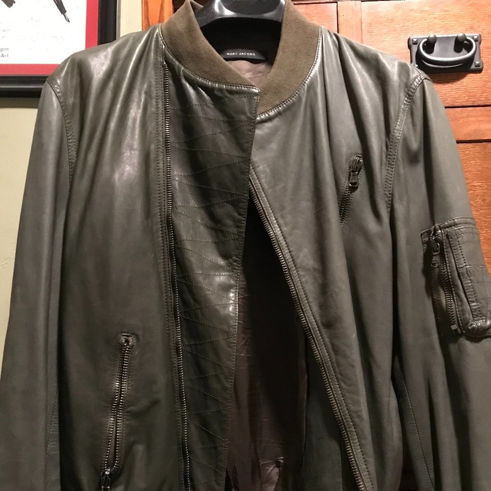 Marc Jacobs 100% Leather Bomber Jacket (42)